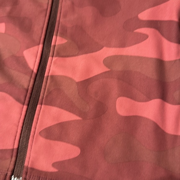 LOLE “ELIANA” ZIP-UP TRACK JACKET W/ THUMBHOLES. Size M. Pink camo. VG/EUC. - Picture 12 of 12